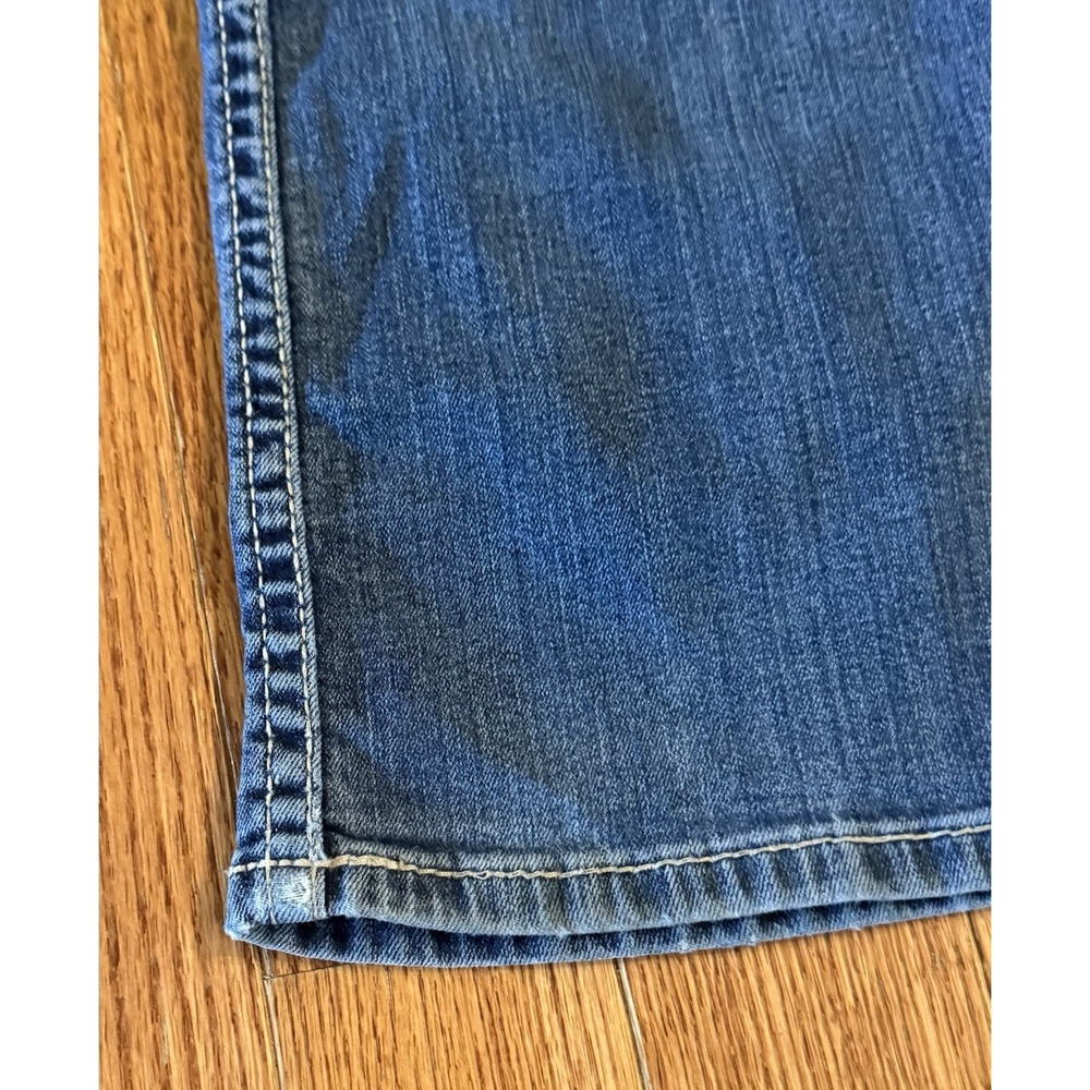 BKE Dakota Blue Jeans 32R 32x31 Medium Wash Boot Cut Whiskered Cowgirl Western - Picture 4 of 11
